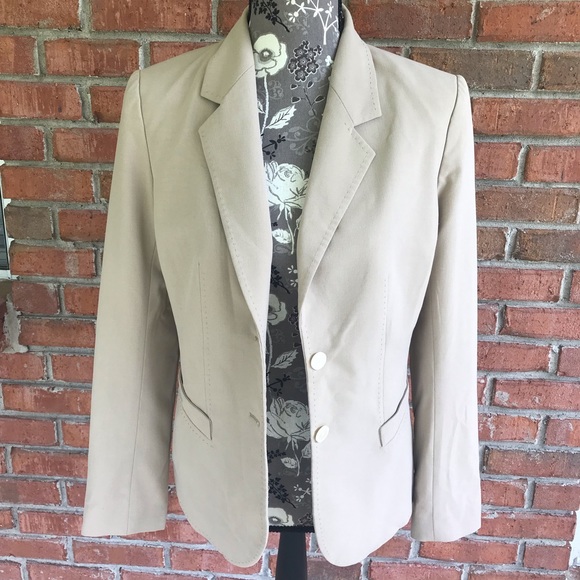 The Limited Jackets & Blazers - The Limited Cream Blazer Size 6
